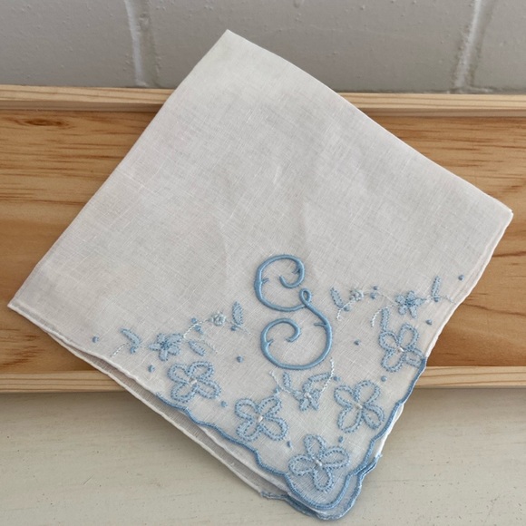 Vintage Antique Personalized Hand Embroidered Initial G Handkerchief Hankie - Picture 1 of 4